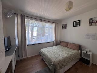 Private Double Room - Streatham Vale - 2