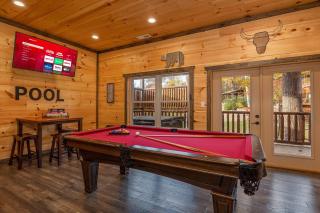 5 Br Sleeps 16 Hot Tub Game Room Movie Room - 9