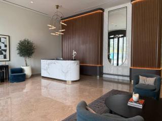 Luxury & Bright 1BR Apartment | Panoramic Sea View - 3