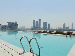 Luxury & Bright 1BR Apartment | Panoramic Sea View - 2