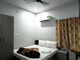 Hotel Shivaa Aashram Near kashi Temple With Free Internet service - Varanasi - 6