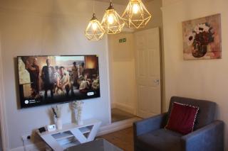 King-size 3Bed House in Leicester - 9