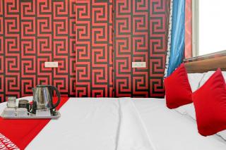 SPOT ON Swarg Executive Paradise Near Fun Time Multiplex - 1
