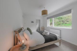 Heathercroft House-Modern 3 bedroom house with stunning views - 1