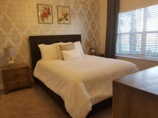 1556 PD - Poolside Bliss: Enchanted 4BR Townhome - Davenport - 8