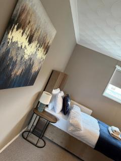 Knowes Apartment - - 3