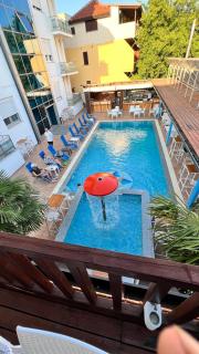 Brian Hotel - 4