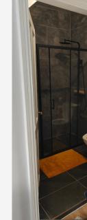 Brits-Halley Luxury Apartments - 3
