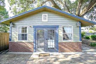 Bungalow 110 - Tampa - 2