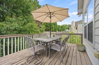Relaxing 3BR Duplex Home w/ Pool & Patio - Buford - 9