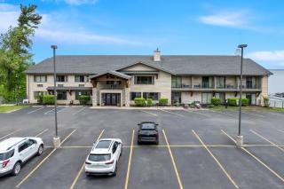 Beachfront Hotel Houghton Lake - 8