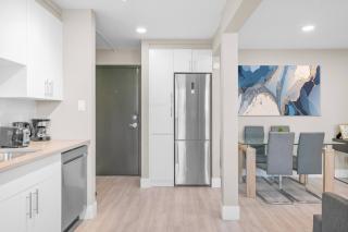 Elegant Living in a 1-Bedroom Suite - Edmonton - 3