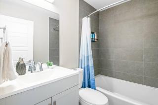 Elegant Living in a 1-Bedroom Suite - Edmonton - 2