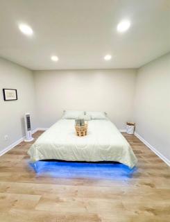 Emperors Pool House - 7