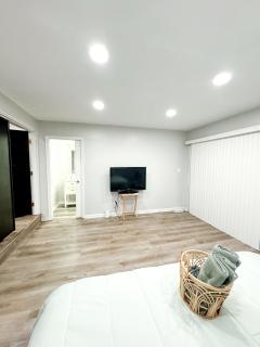 Emperors Pool House - 3