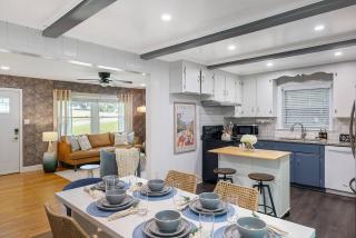 Cozy 5BD | Sleeps 10 | Karaoke, BBQ & Large Yard - Charlotte - 6