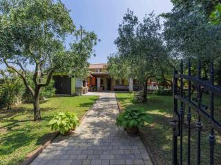 Holiday home DONADA - 2