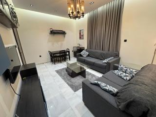 Flora - Super Deluxe Apartment Monthly & Yearly Rent at Al Aziziyah - فُلُورَا - شقة للإيجار الشهري او السنوي بحي العزيزية - Jeddah - 5