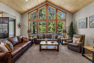 Executive 8BR 8 BA Luxury Lodge Home that Sleeps 20 - 2