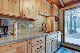 Sunriver Escape Sleeps 8 Pet Friendly SHARC Hot Tub - Bend - 7