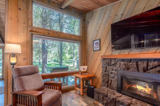 Sunriver Escape Sleeps 8 Pet Friendly SHARC Hot Tub - 2