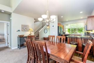 Painted Peaks Getaway Pet Friendly Resort Amenities - Redmond - 4