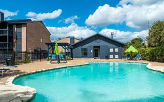 Sleepover 1BD 1BA Austin TX Apartments - Austin - 2
