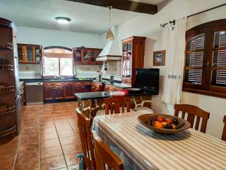 VolKKanrentals Villa Los Cactus - 6