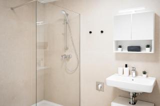 Modern Design Apartment with Balcony & Free Parking - Vienna - 9
