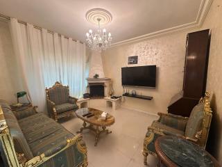 Luxury apartments with large balcony in7th circle - 9