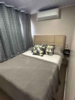 Linda e Ampla Casa Inteira Próxima ao Centro de Criciúma - 4