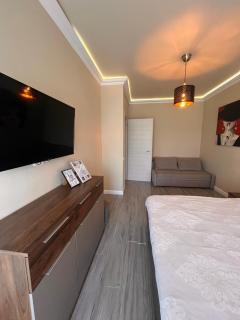 White Tower Apart Hotel - 1