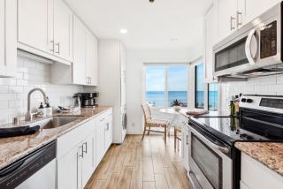 Oceanfront La Jolla Cove Condo - 3