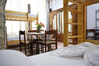 Univers Hostel - Berat - 0