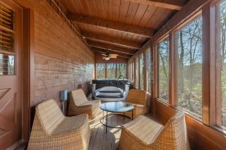 2 Cabins Porch w Hot Tub Views Game Room Dudley II III by AvantStay - Sevierville - 8