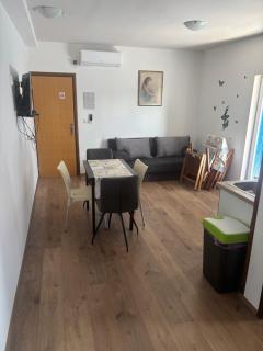 Apartmani Niko 1 - Radovin - 8