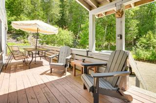 1 Mi to Rangeley Lake Cabin with Wraparound Deck! - Rangeley - 9