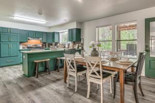 1 Mi to Grindstone Lake Modern Ruidoso Retreat! - 9