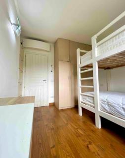 Seaside Elegance 50m from the Beach - 3