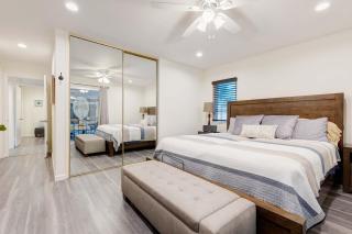 San Diego 4-Bedroom Home with POOL and Jacuzzi - 9