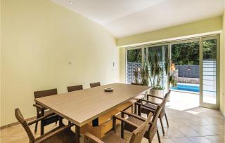Beautiful Home In Jurdani With Wifi - 8