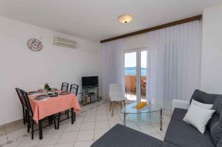 Apartment in Crikvenica 39220 - 1