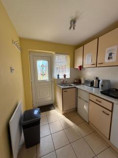 Cosy Apartment with Private Access and Kitchenette in Guildford - 1