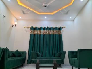 Beautiful villa in bahria town karachi - Karachi - 0