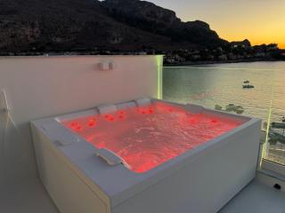 Attico sul Mare - Suite & Spa - 3
