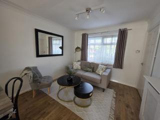Charming Canterbury Central 3 Bedroom House - Garden views - Hackington - 0