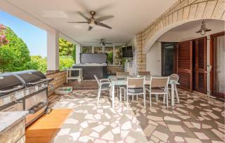 Cozy Home In Povljana With Jacuzzi - Povljana (Pogliana) - 0