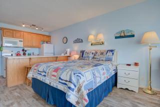 Ground Floor Beachfront Studio - Sleeps 3 Pool and Sauna - 5