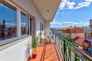 Three-Bedroom Apartment in Crikvenica I - Crikvenica - 4
