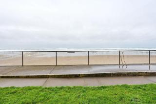 Premier Ground Floor Beachfront Condo - Sleeps 4 - Saltwater Pool - 5